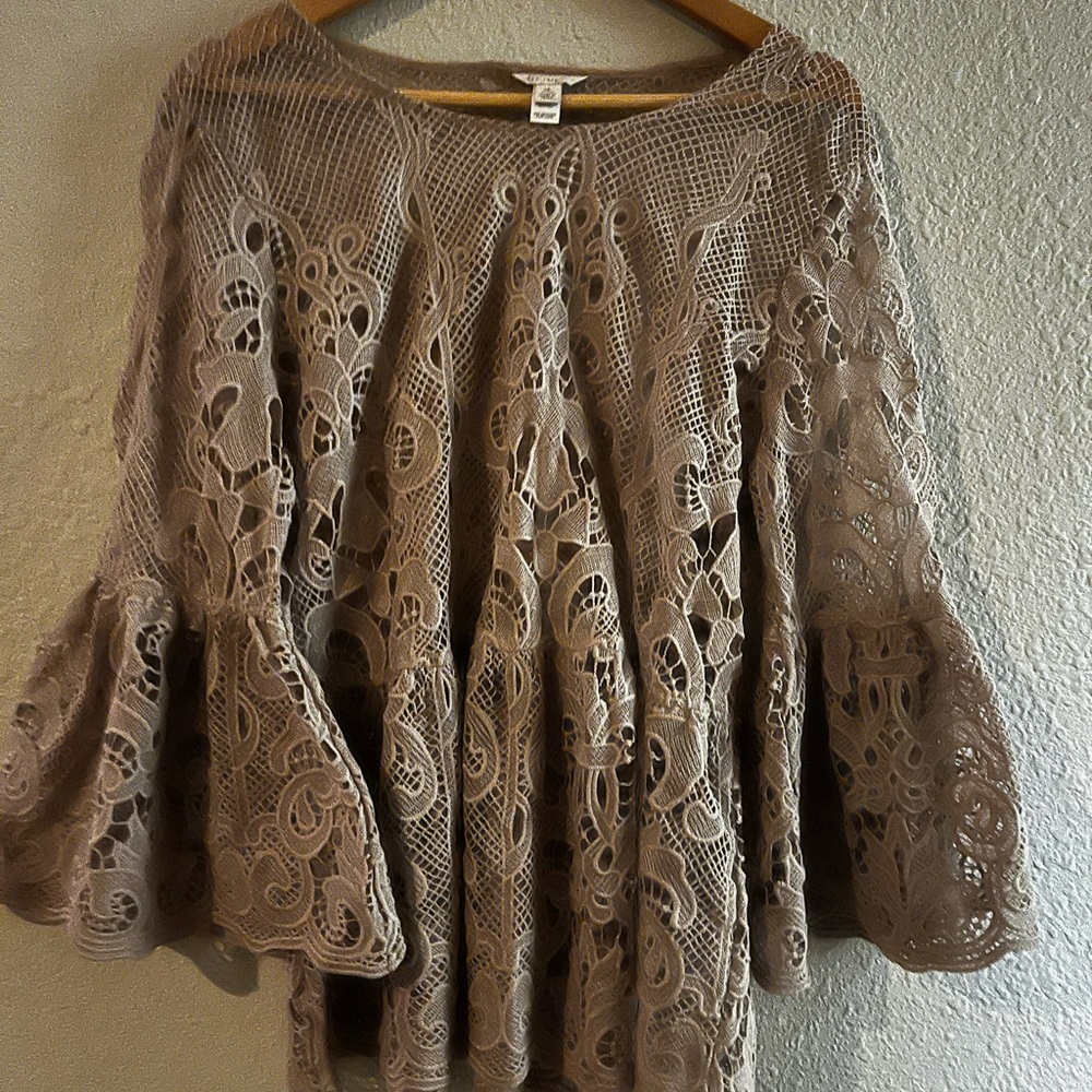 Cream Tunic with Ruffled 3/4 Bell Sleeves